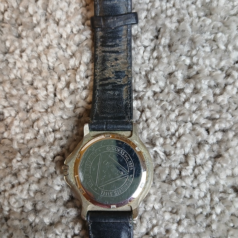 Vintage Guess Watch Professional 200 Meters for Women Water Resistnant Black - Picture 7 of 9